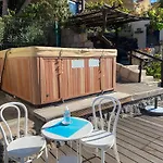 Casa Amarilla