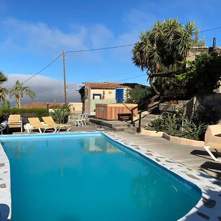 Casa Amarilla *